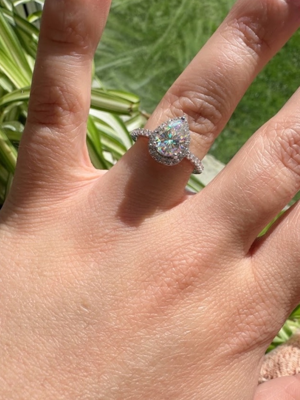 Sterling Silver Pear-Cut moissanite Ring size 6

2.27 Ctw